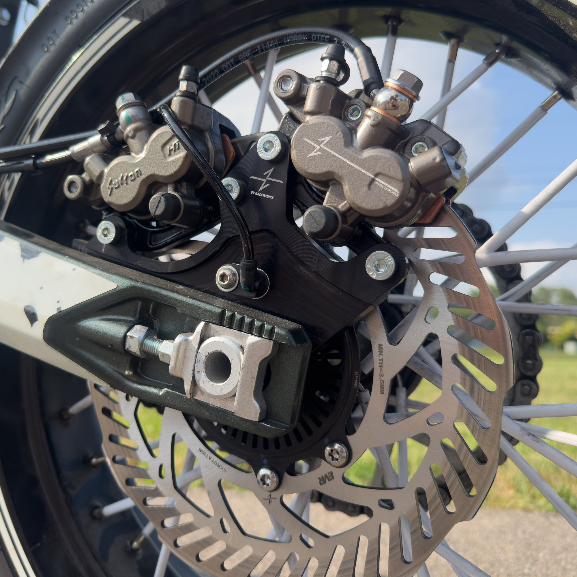 Surron Ultra Bee with the EVRaceworks dual caliper bracket